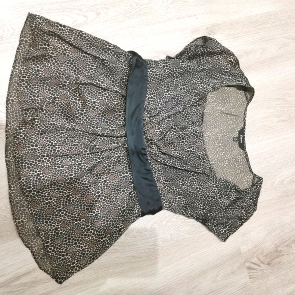 🍀3/$30 Express leopard print top with belt - Picture 2 of 7